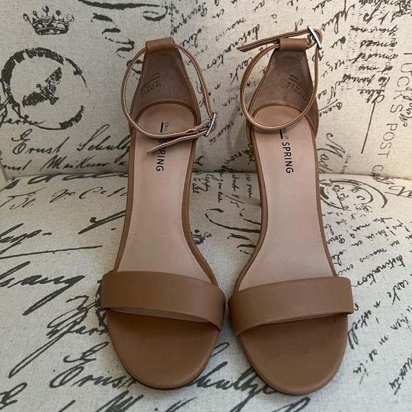 Heel Sandals - Picture 2 of 3